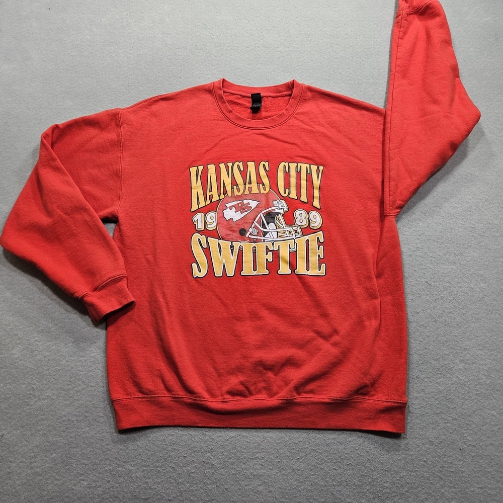 Kansas City Swiftie Sweatshirt Womens Large Red Chiefs Helmet Graphic Oversized